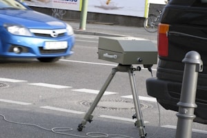 28 km/h zu schnell innerhalb geschlossener Ortschaft haben schwere Konsequenzen.