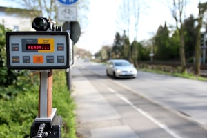 Bei 44 km/h zu schnell innerorts müssen Sie mit schweren Folgen rechnen. 