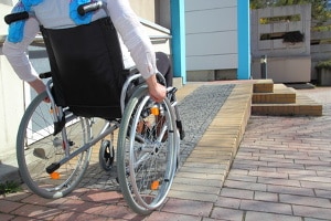 Eine Fahrschule für Rollstuhlfahrer muss barrierefrei sein.