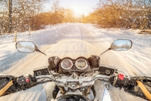 Schneeketten am Motorrad: Für besseren Grip im Schnee.